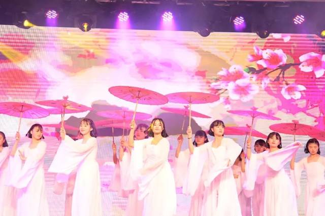 青春正當時，騰飛吧五中——記瀏陽五中2019年新年文藝匯演